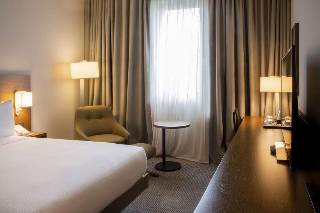 Hilton Garden Inn Tbilisi Chavchavadze Habitación foto